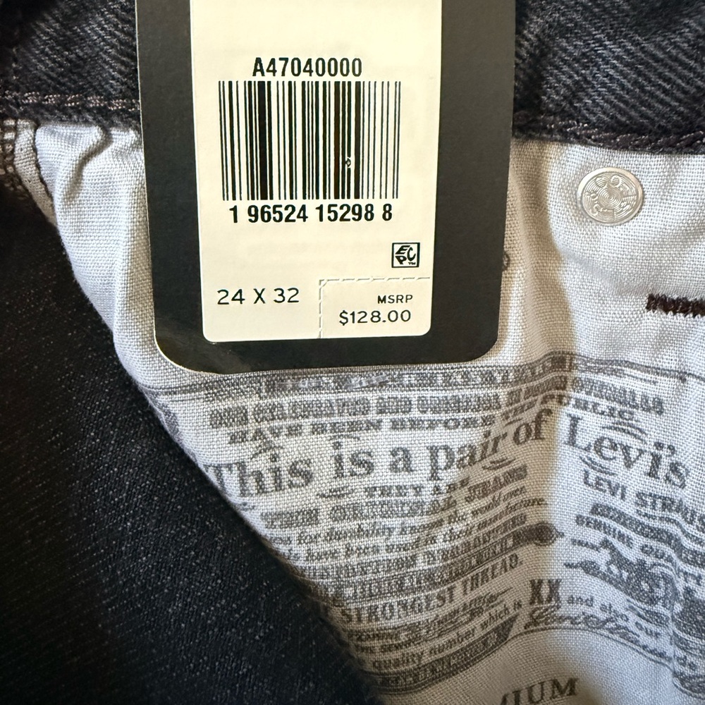NWT Levi’s Two-Tone High-Waisted Jeans - Picture 8 of 8